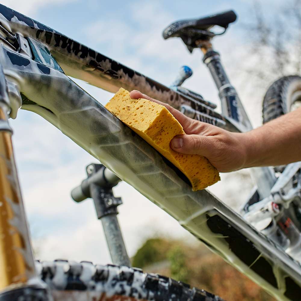 bike-schwamm-anwendung-1 bike-schwamm-anwendung-1