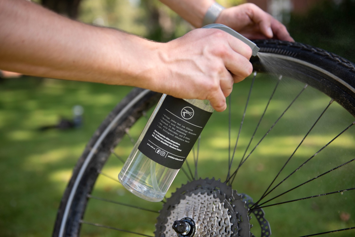 e-bike-laufrad-putzen